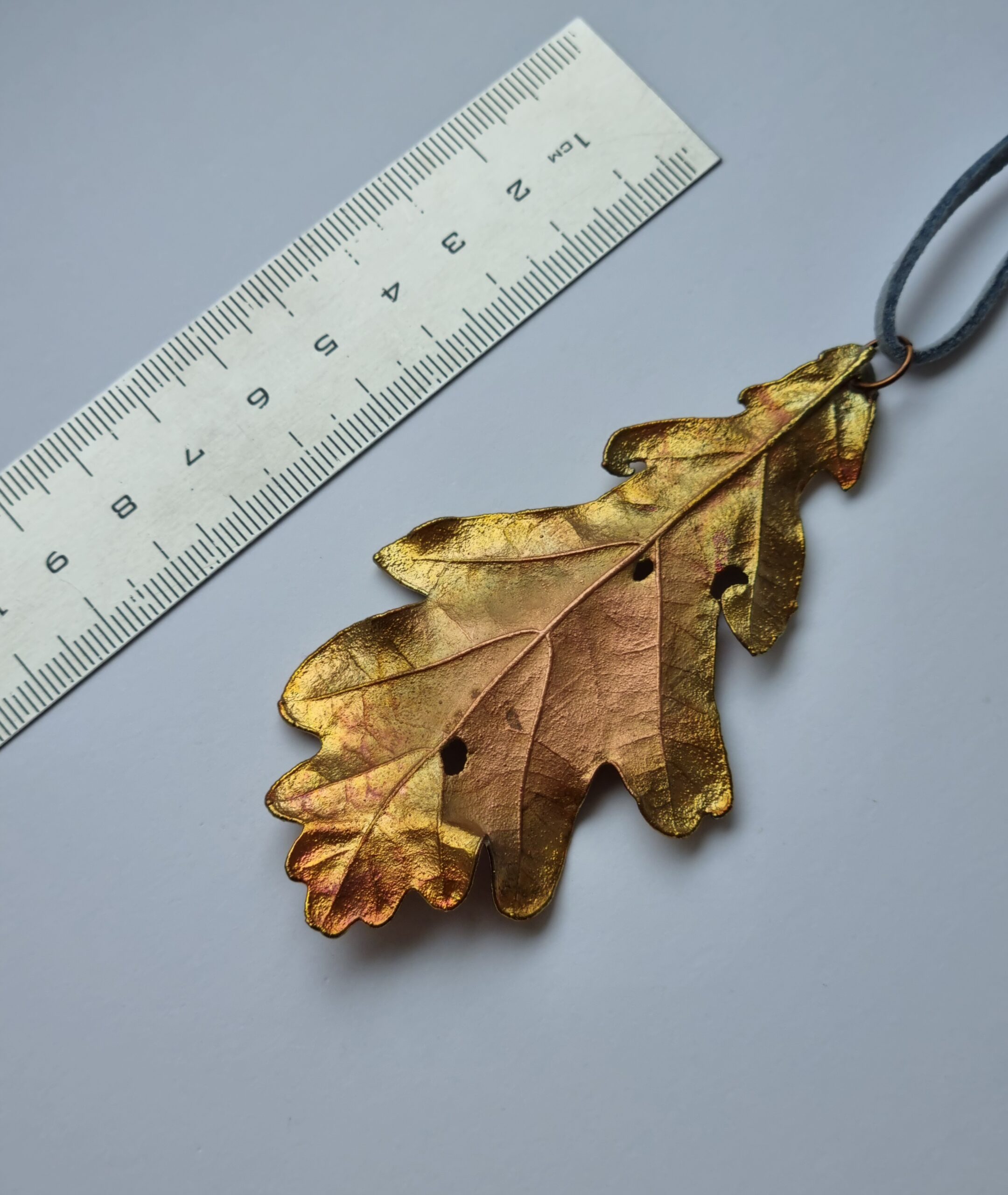 Vara kaklarota no īstas ozola lapas - Image 6
