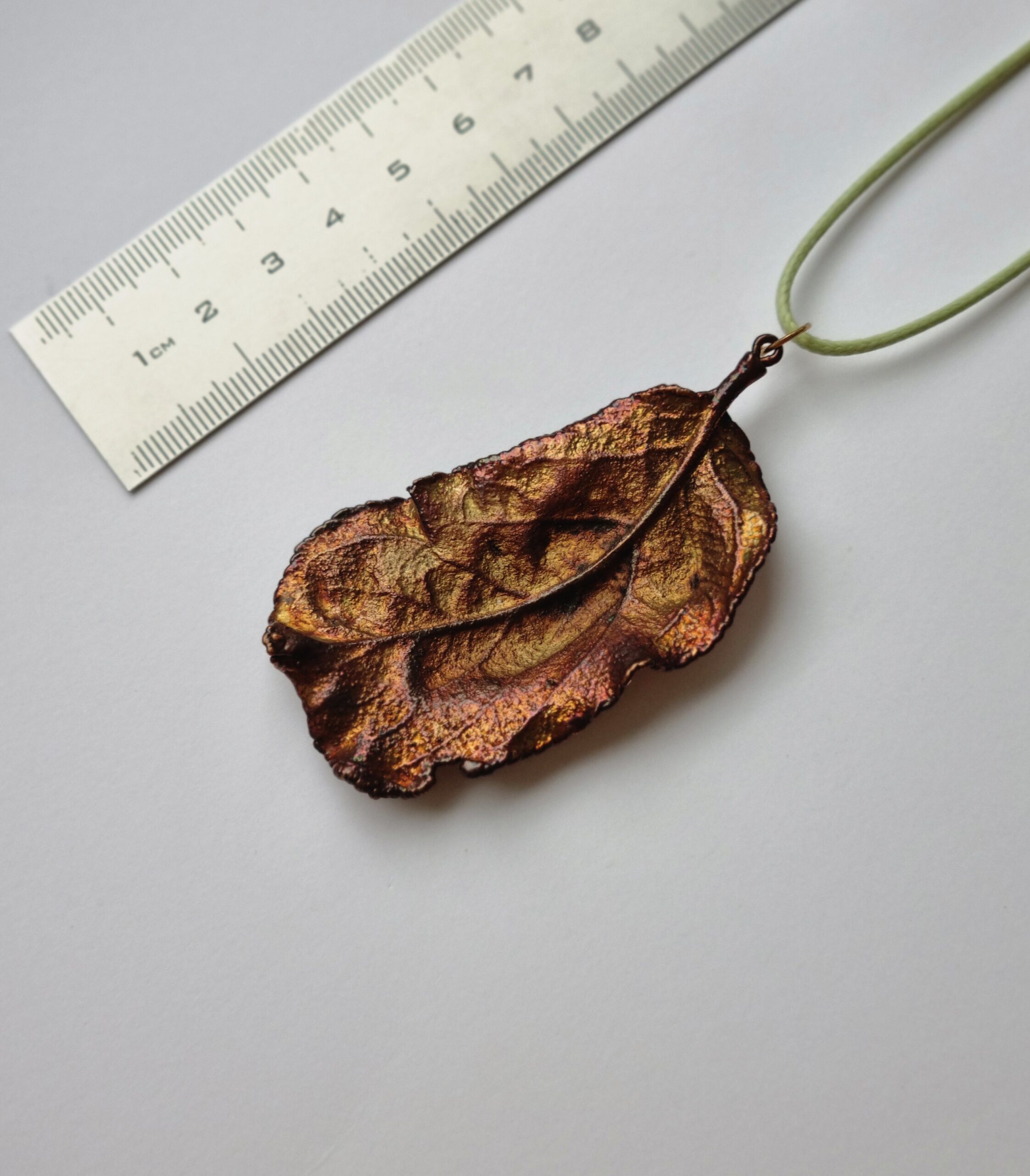 Vara kulons no īstas ābeles lapiņas - Image 7