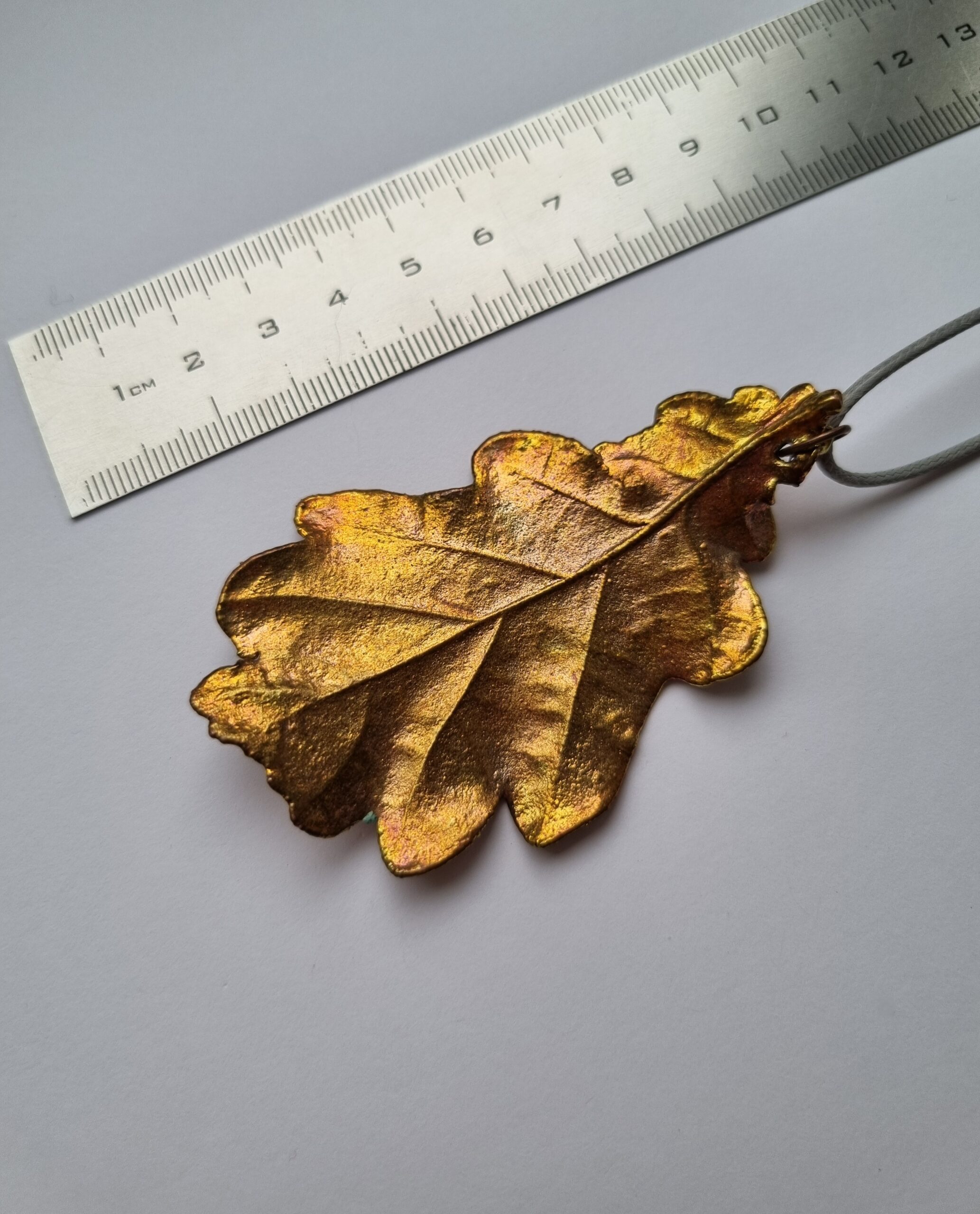 Vara kaklarota no īstas ozola lapas - Image 6